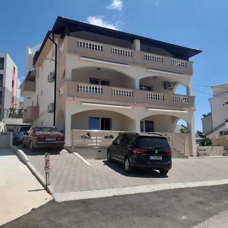 Apartmani Vera 프리모스턴 외부 사진