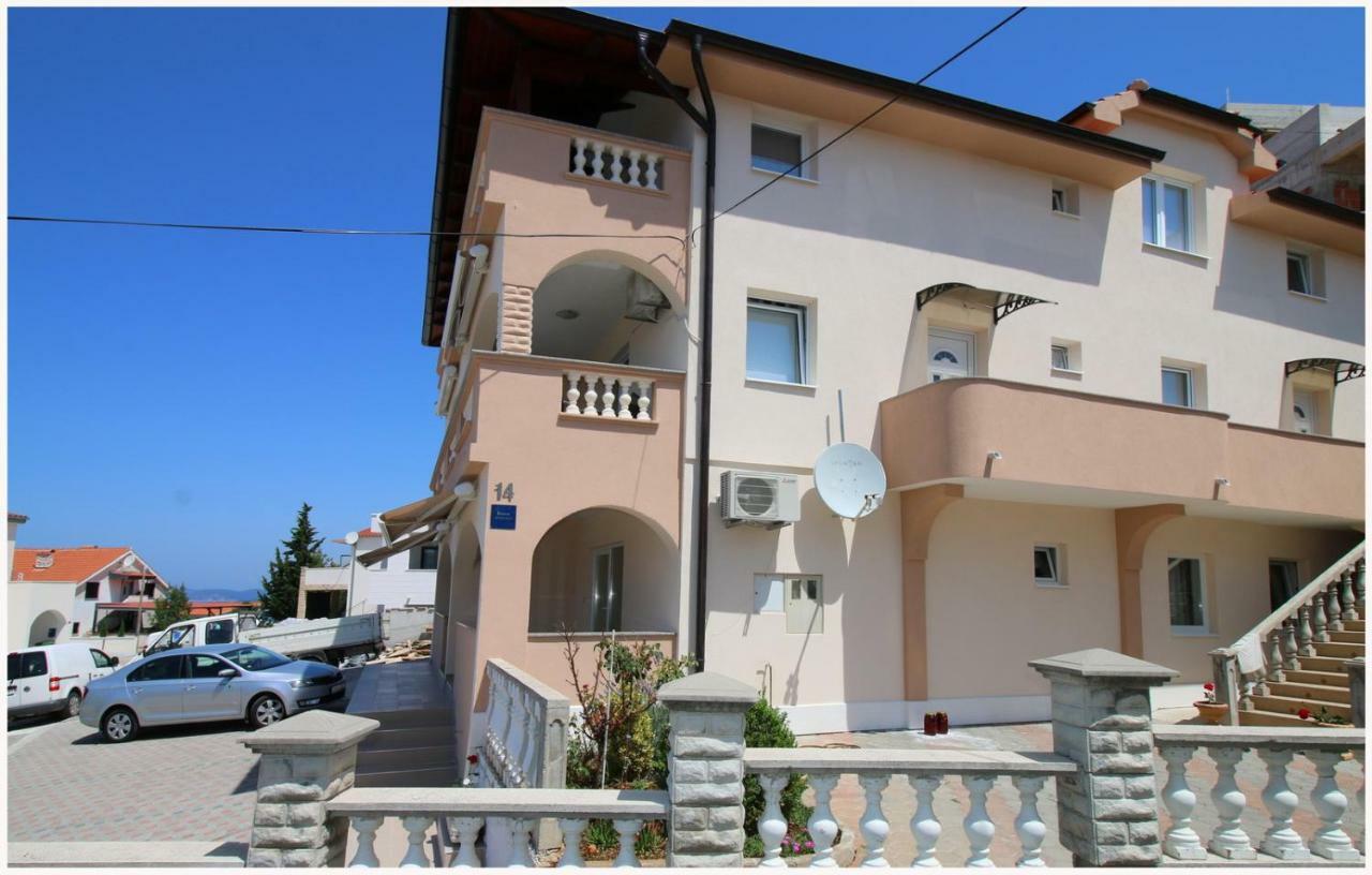 Apartmani Vera 프리모스턴 외부 사진