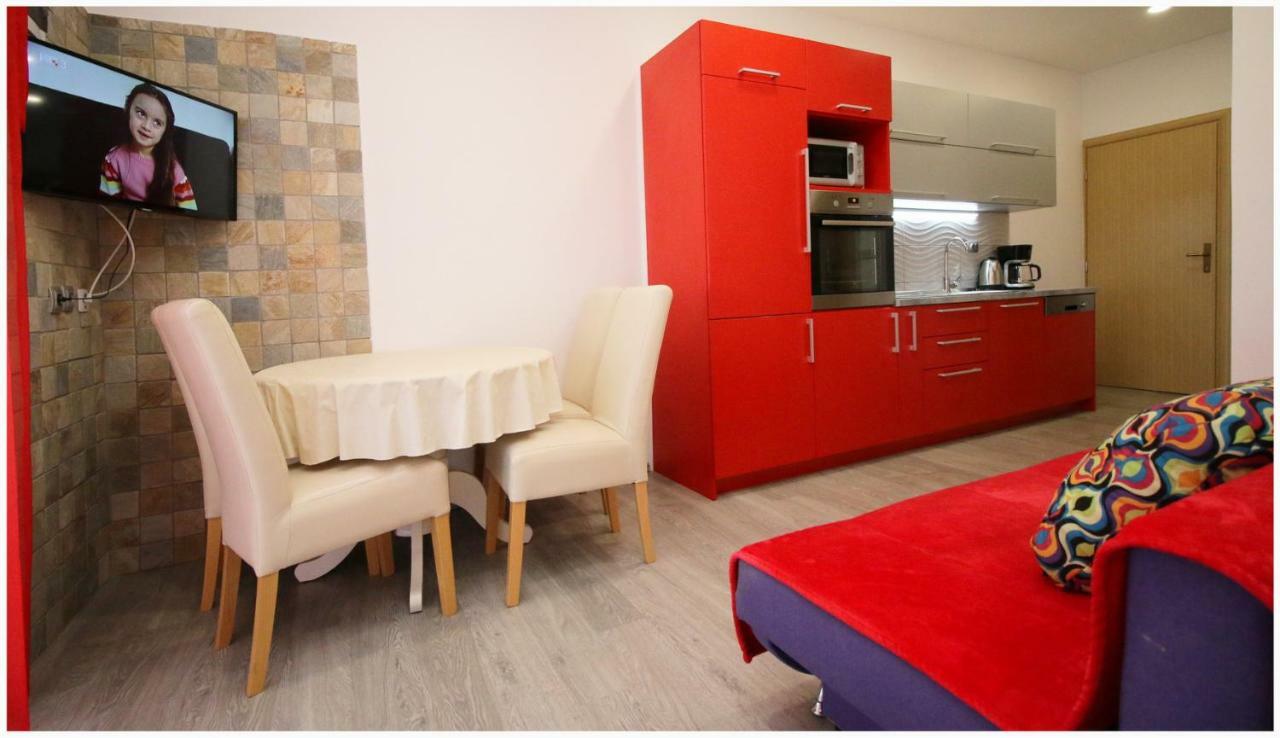 Apartmani Vera 프리모스턴 외부 사진